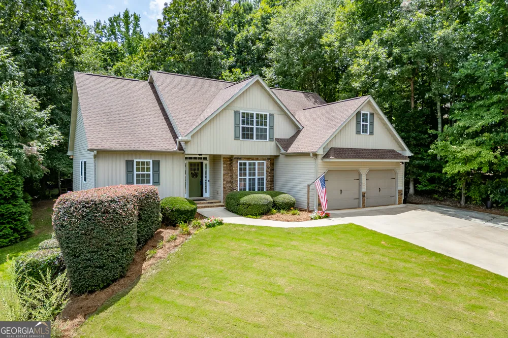 646 Forest Pine DR Ball Ground, GA 30107