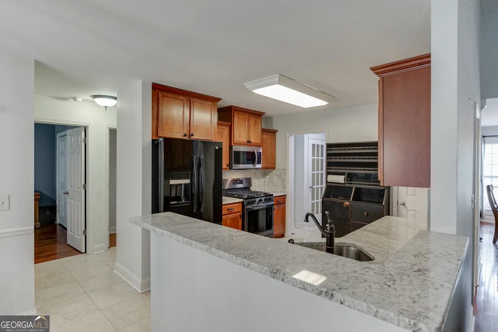 646 Forest Pine DR Ball Ground, GA 30107