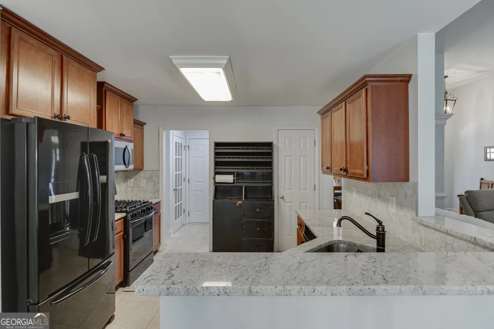 646 Forest Pine DR Ball Ground, GA 30107