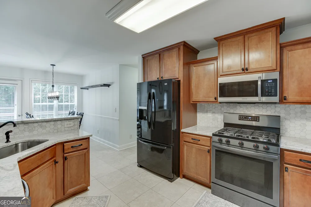 646 Forest Pine DR Ball Ground, GA 30107