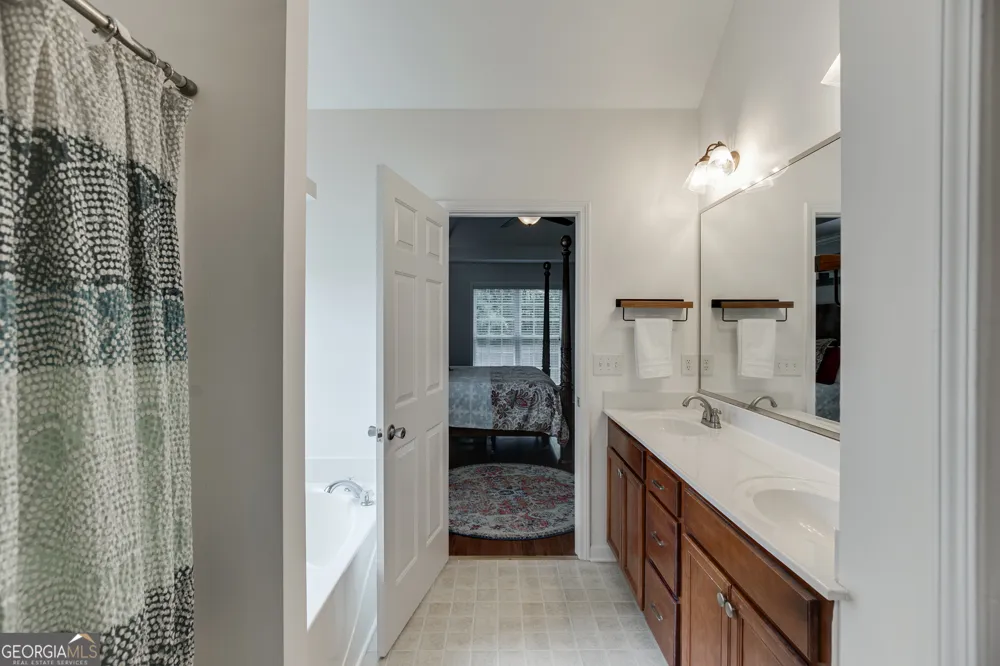 646 Forest Pine DR Ball Ground, GA 30107