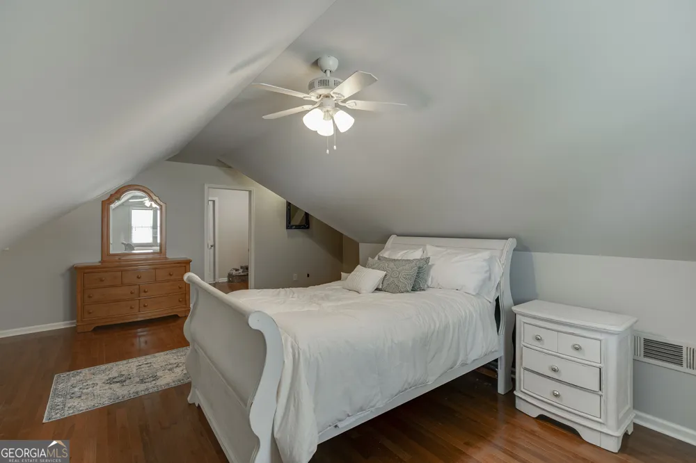 646 Forest Pine DR Ball Ground, GA 30107