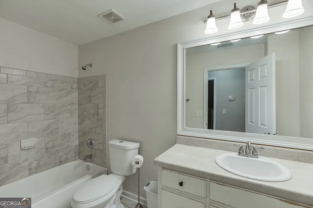 646 Forest Pine DR Ball Ground, GA 30107