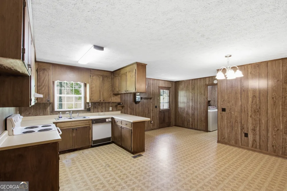 3863 Highway 105 Baldwin, GA 30511