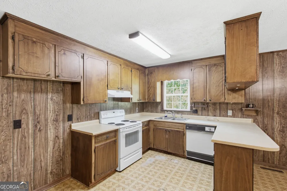 3863 Highway 105 Baldwin, GA 30511