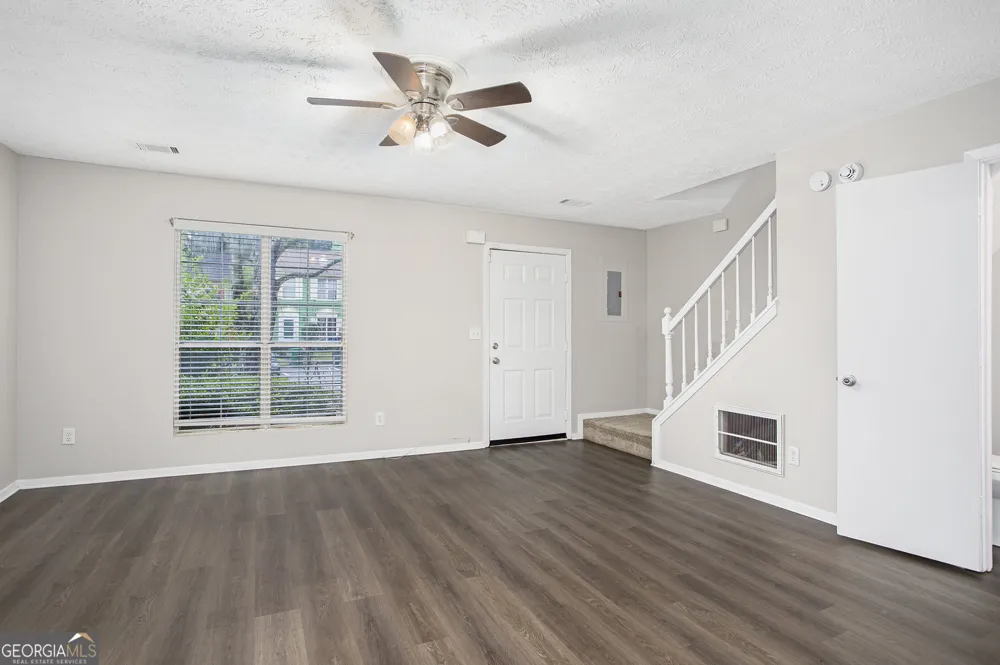 5731 Wells CIR Stone Mountain, GA 30087