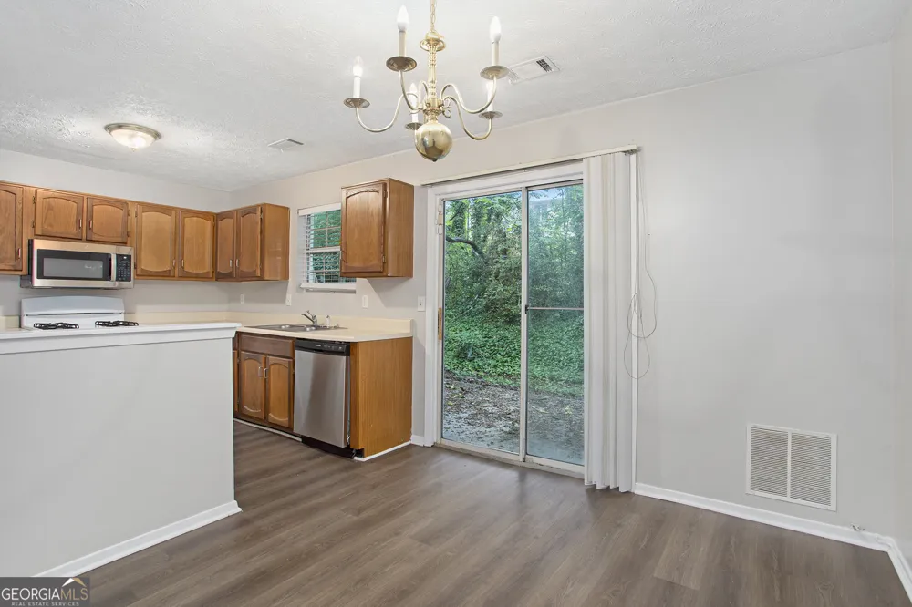 5731 Wells CIR Stone Mountain, GA 30087