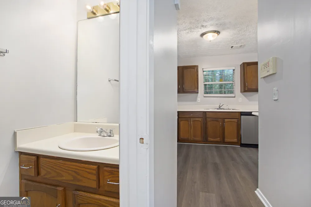5731 Wells CIR Stone Mountain, GA 30087