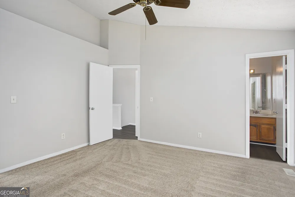 5731 Wells CIR Stone Mountain, GA 30087