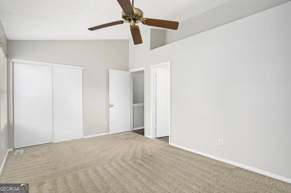 5731 Wells CIR Stone Mountain, GA 30087