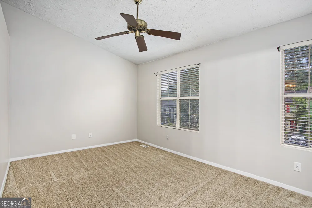 5731 Wells CIR Stone Mountain, GA 30087