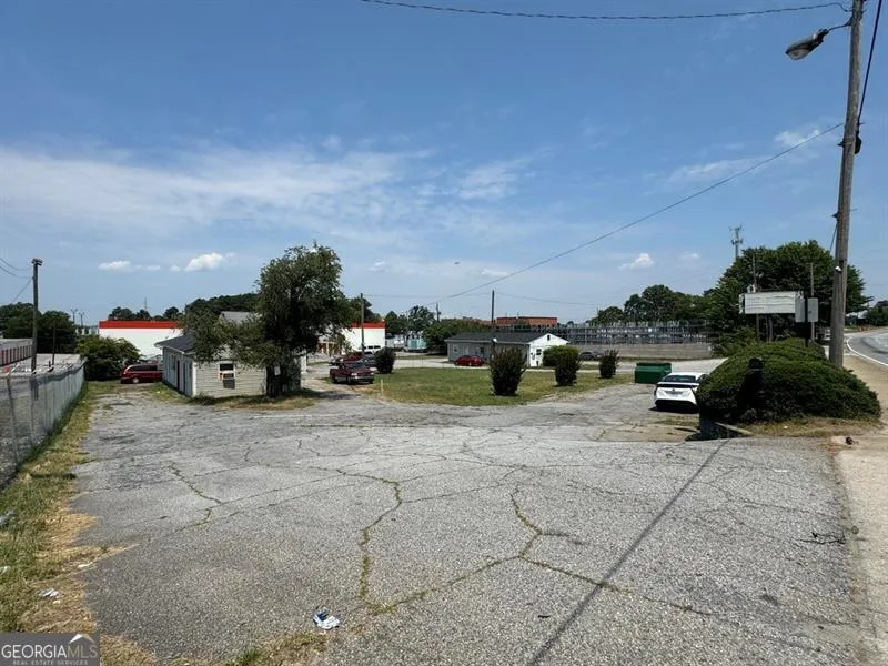 4843 Old Dixie HWY Forest Park, GA 30297