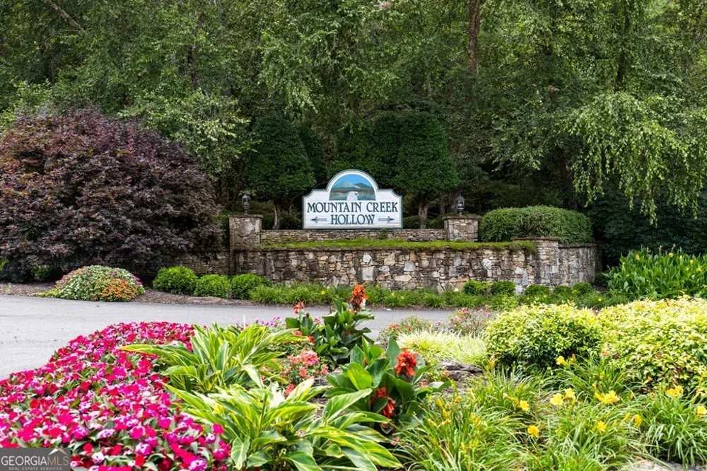 45 Hemlock CT Talking Rock, GA 30175
