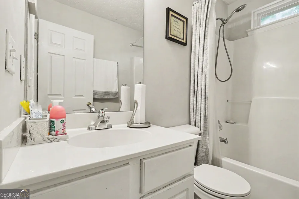 8280 Mayfern DR Fairburn, GA 30213