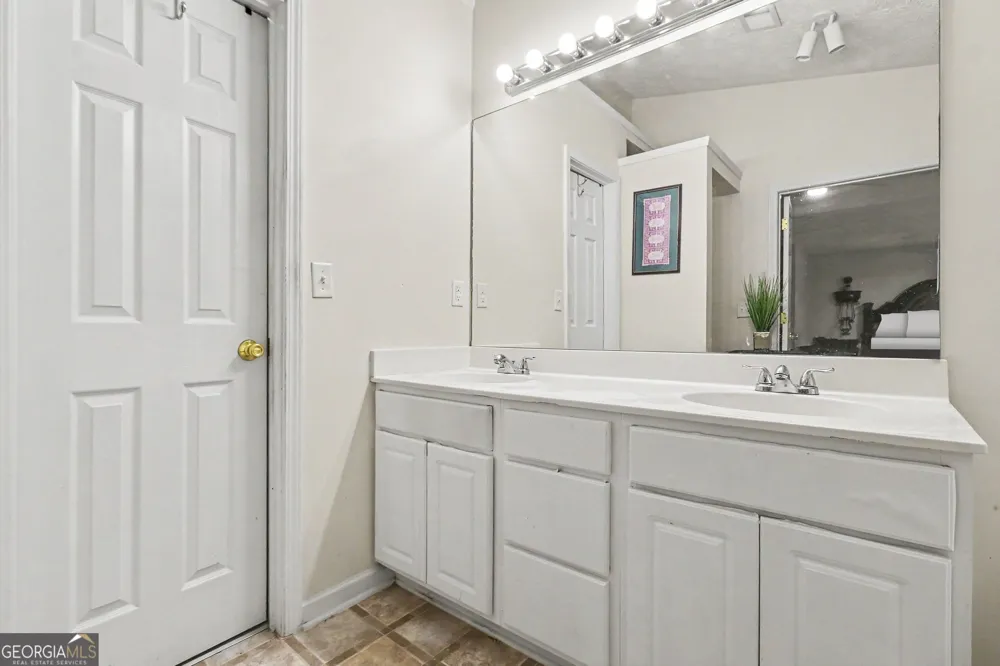 8280 Mayfern DR Fairburn, GA 30213