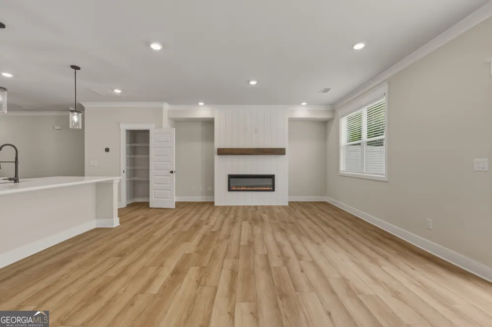 279 Brook Landing CIR Auburn, GA 30011