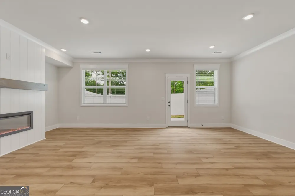 279 Brook Landing CIR Auburn, GA 30011