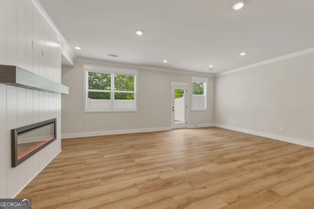 279 Brook Landing CIR Auburn, GA 30011