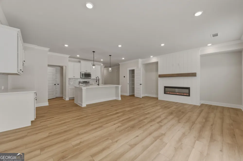 279 Brook Landing CIR Auburn, GA 30011