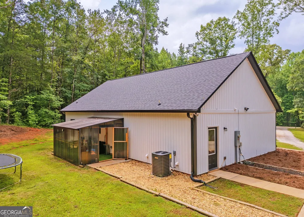 521 Borders Commerce, GA 30530