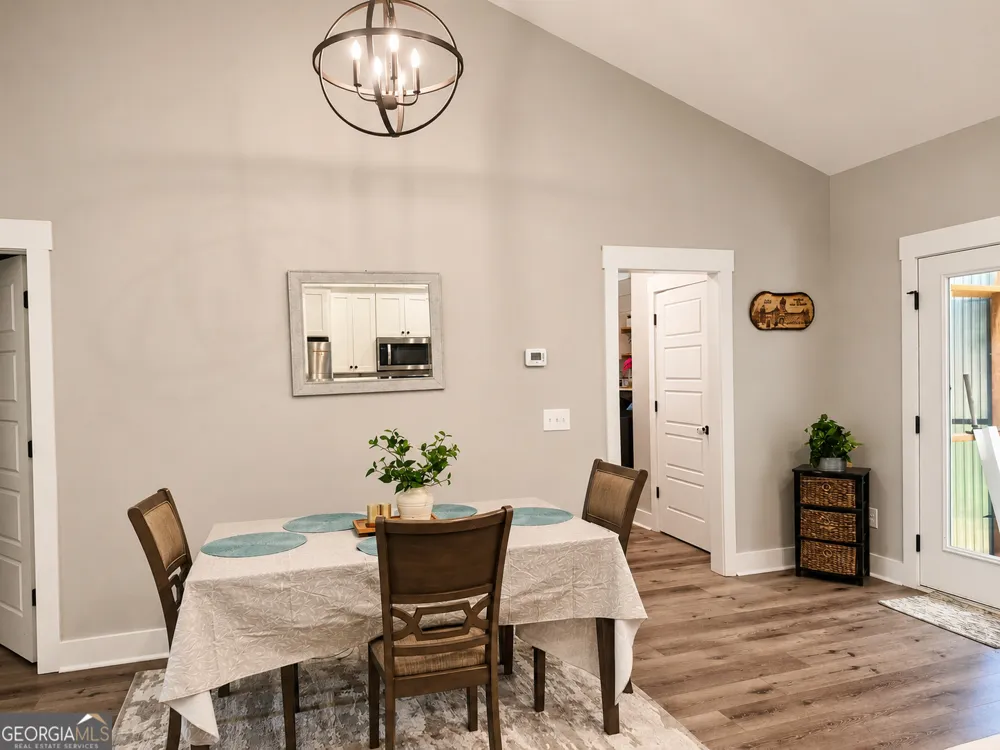 521 Borders Commerce, GA 30530