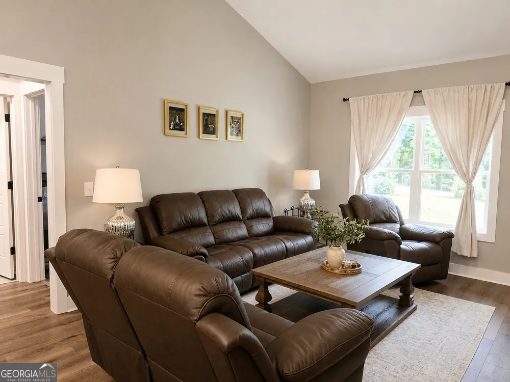 521 Borders Commerce, GA 30530