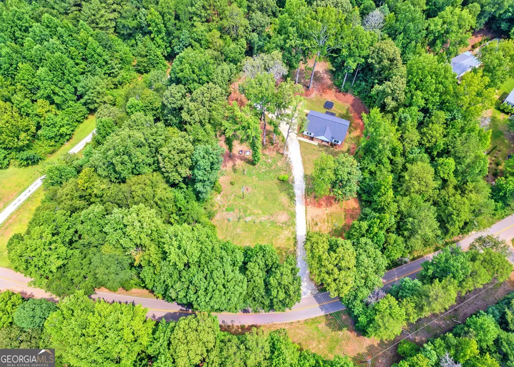 521 Borders Commerce, GA 30530