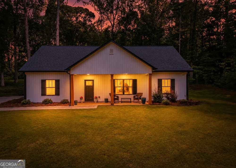 521 Borders Commerce, GA 30530