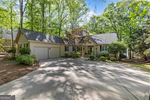 129 Barrington Hall DR