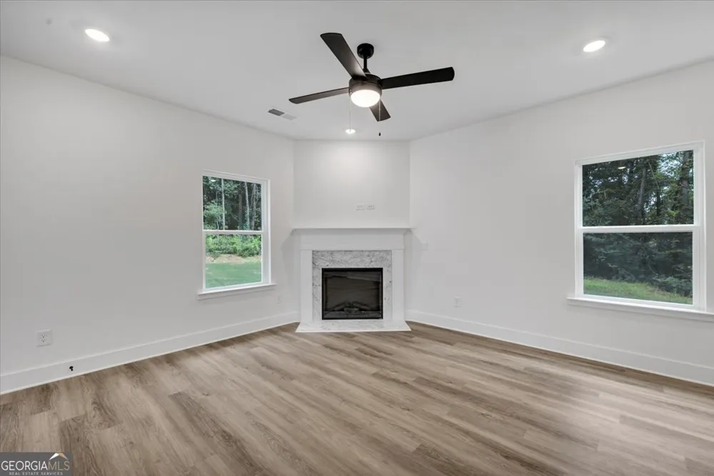 146 Chaucer LN Carrollton, GA 30117