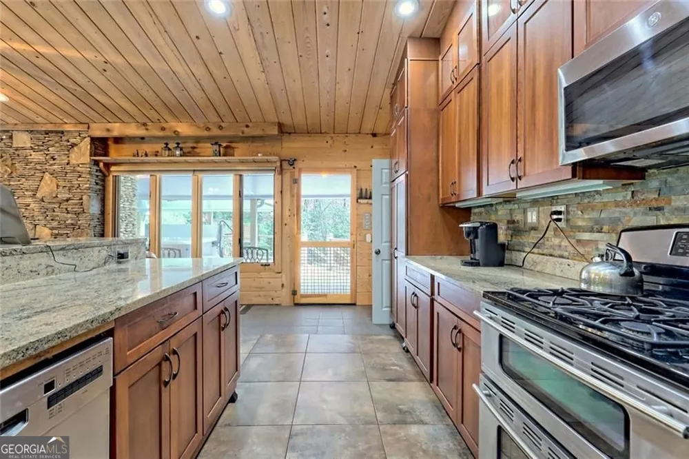 2960 Tate City RD Hayesville, NC 28904
