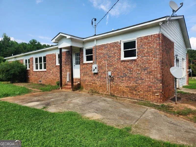 2601 Sims Kidd RD Comer, GA 30629