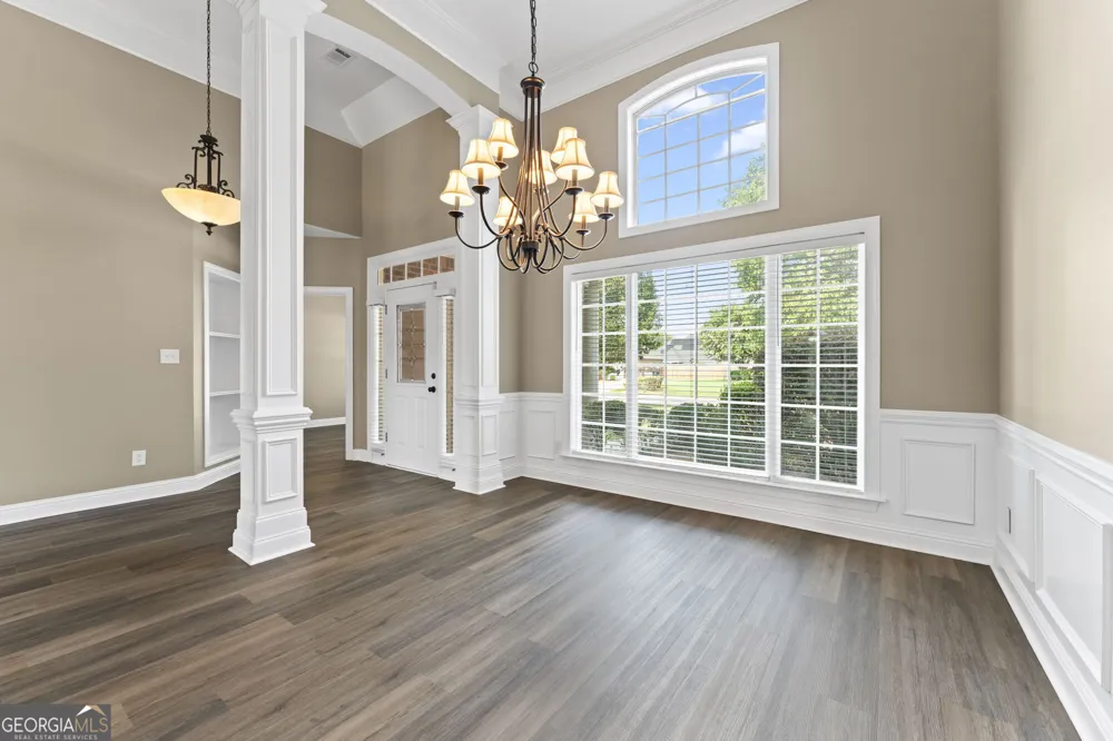 102 Rosemary CT Warner Robins, GA 31088
