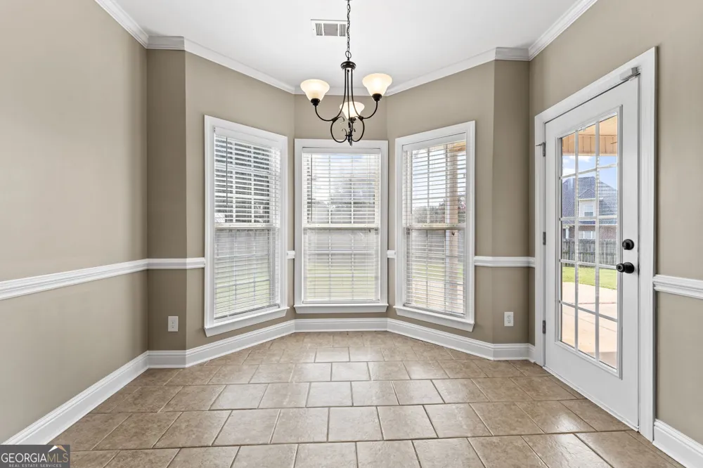 102 Rosemary CT Warner Robins, GA 31088
