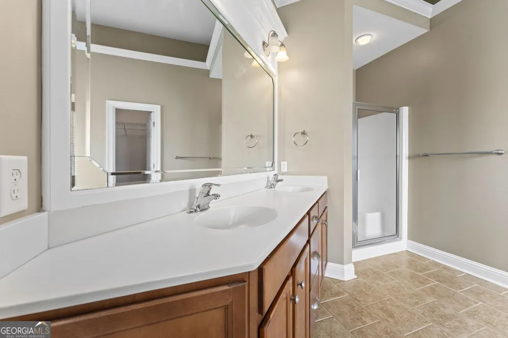 102 Rosemary CT Warner Robins, GA 31088
