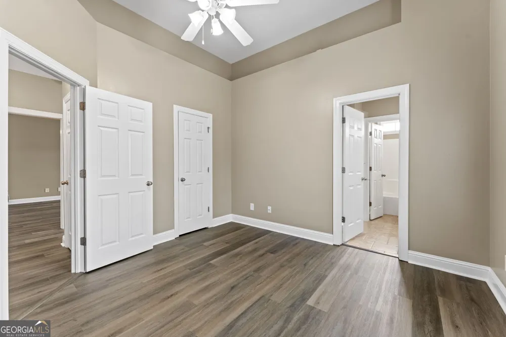 102 Rosemary CT Warner Robins, GA 31088