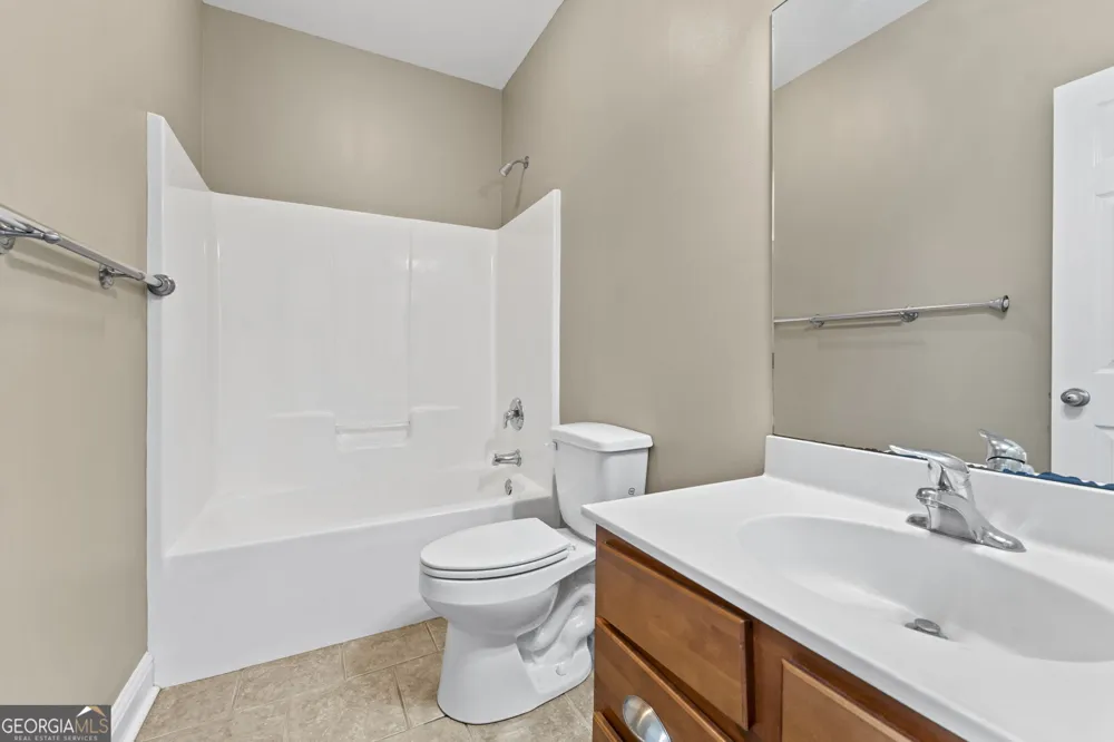 102 Rosemary CT Warner Robins, GA 31088