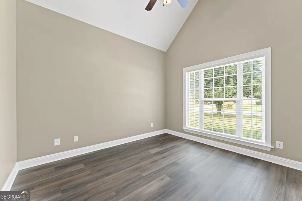 102 Rosemary CT Warner Robins, GA 31088