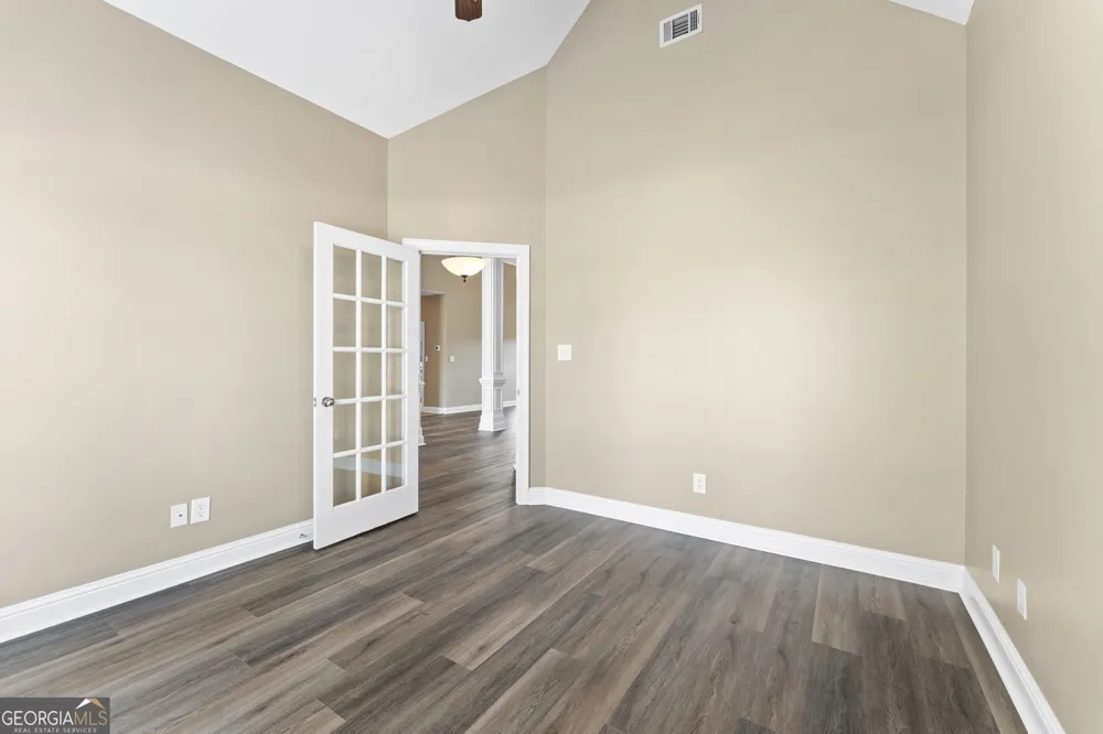 102 Rosemary CT Warner Robins, GA 31088
