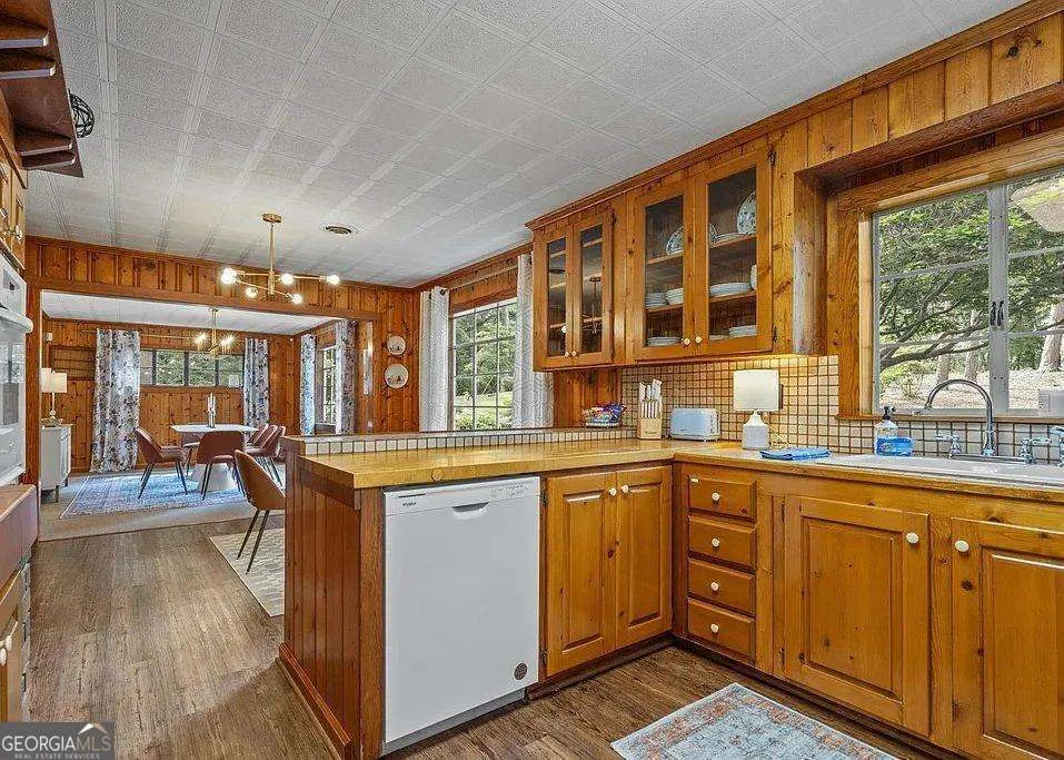 264 Euharlee RD SW Euharlee, GA 30120