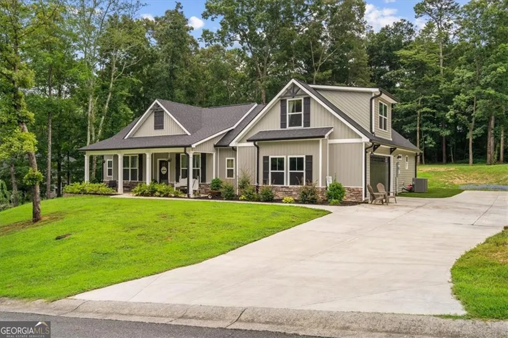 499 Oakland DR SE Calhoun, GA 30701