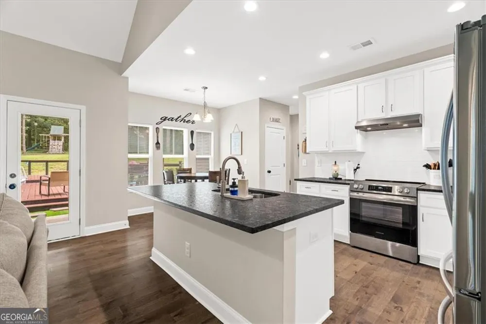 499 Oakland DR SE Calhoun, GA 30701