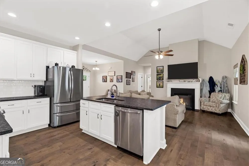 499 Oakland DR SE Calhoun, GA 30701
