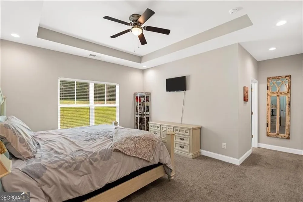 499 Oakland DR SE Calhoun, GA 30701
