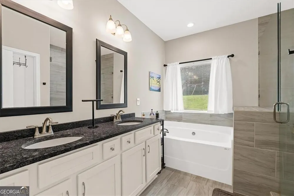 499 Oakland DR SE Calhoun, GA 30701