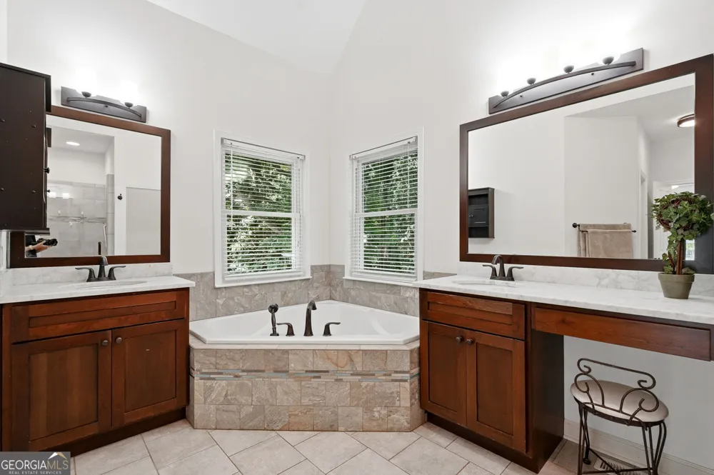 124 Golden Autumn DR Dahlonega, GA 30533