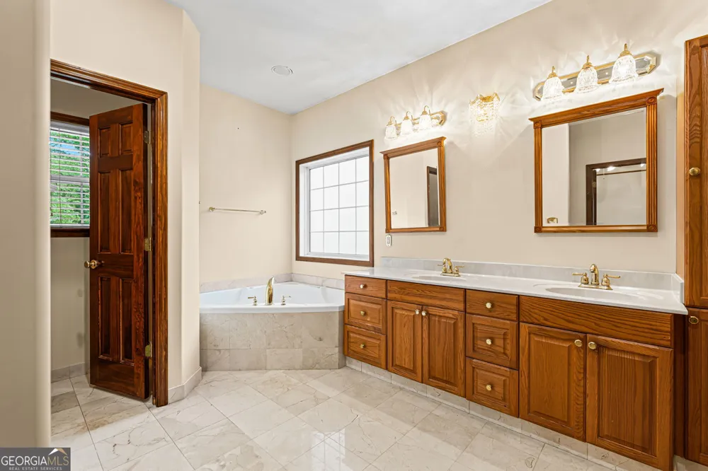232 Bazemore Circle Warner Robins, GA 31093