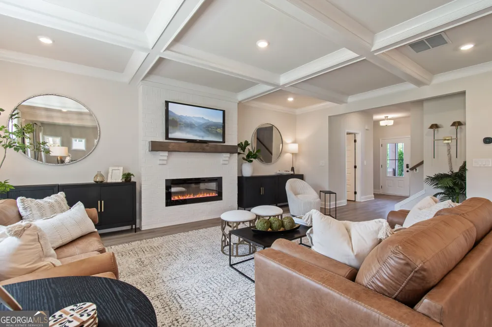 33 Butternut WAY Auburn, GA 30011