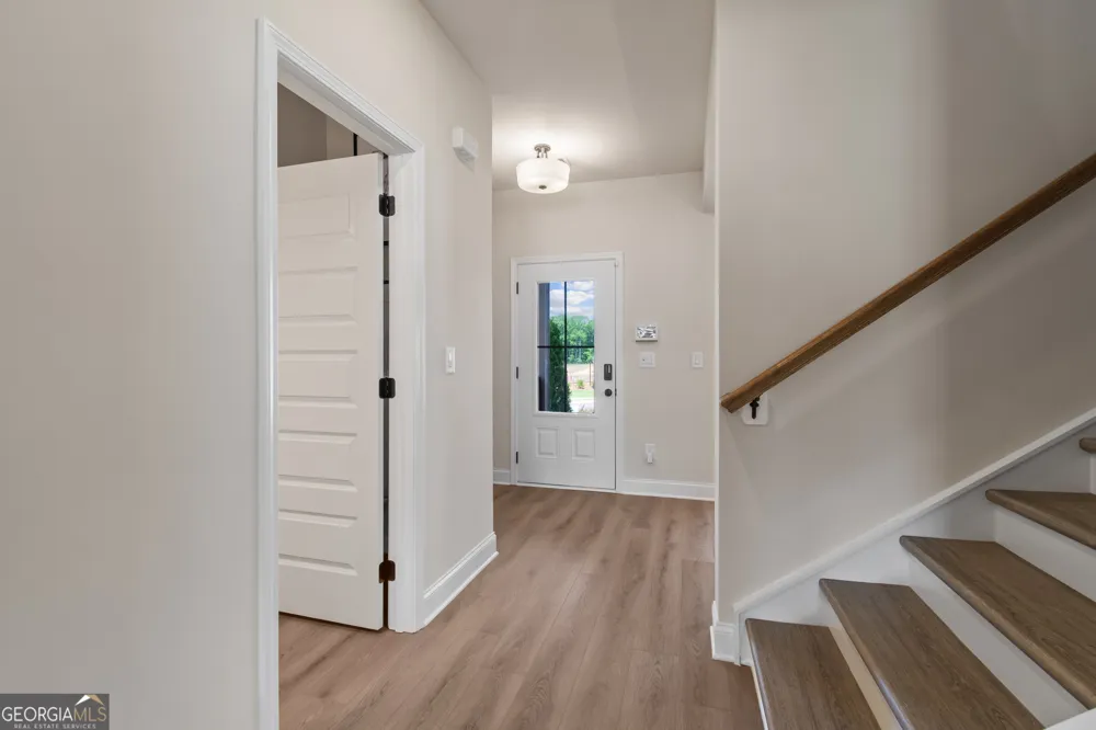 33 Butternut WAY Auburn, GA 30011