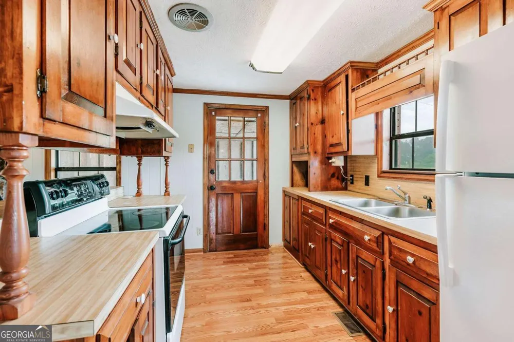 621 Elberton RD Lexington, GA 30648